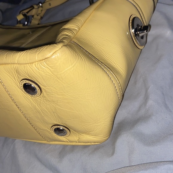 Coach Gallery East West Tote EUC - Picture 5 of 9